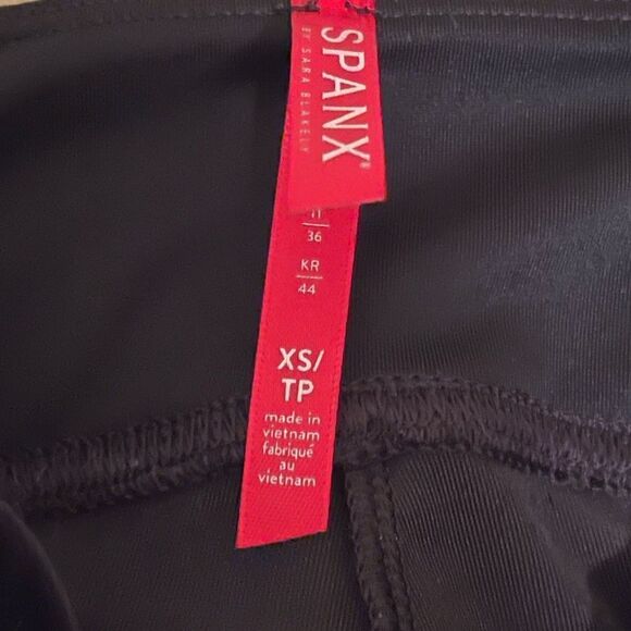 NWOT Spanx Black Velvet Leggings - Picture 8 of 9